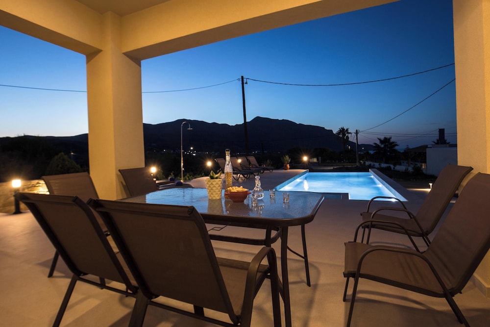 Amfitriti Villa