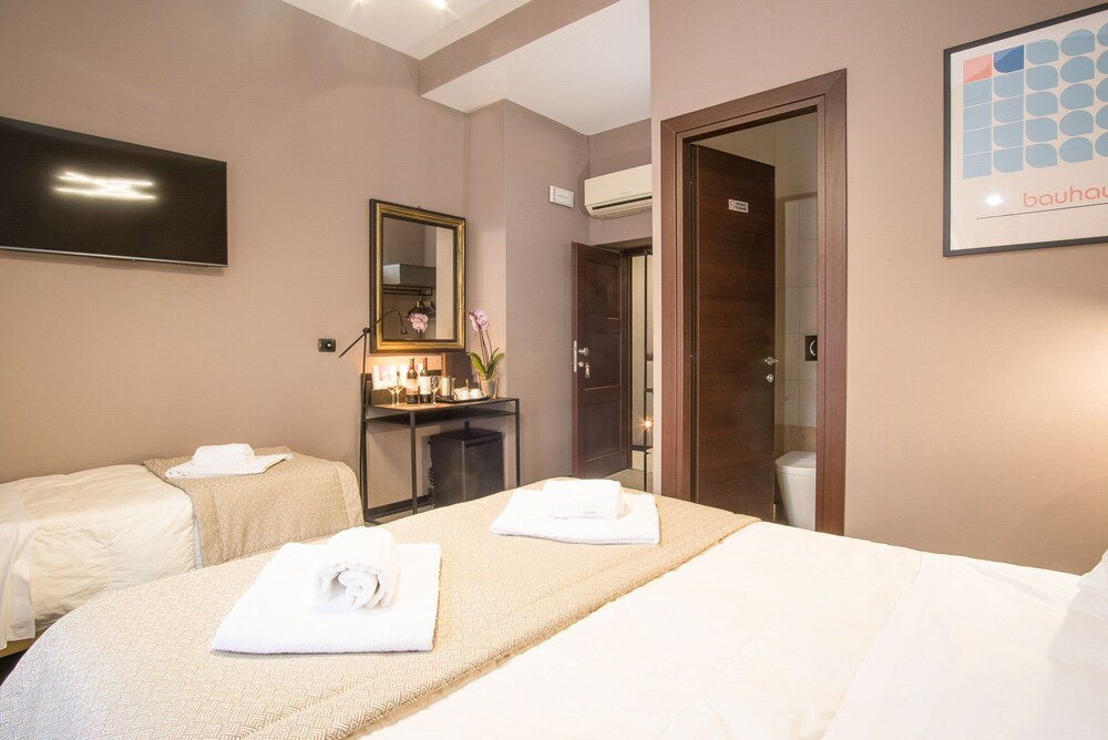 Rometobe Rooms & Hospitality