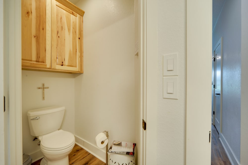 Horseshoe Bay Resort Home 6 Mi to Lake Lbj! - Property Image 4