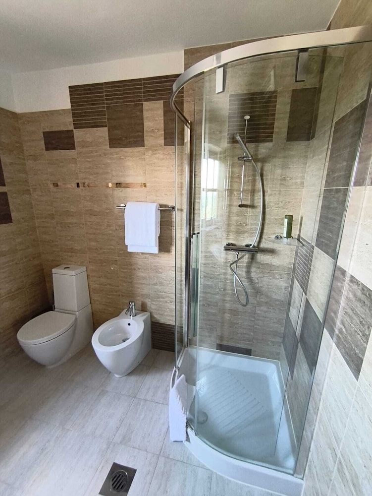 SMARTnoOK Rooms & Apartment