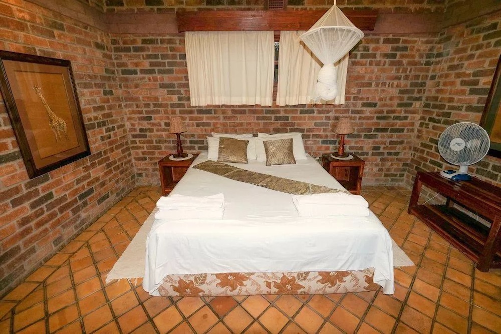 Antelope Park Safari Lodge
