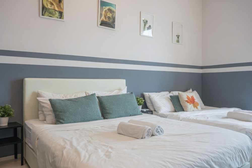 The Robertson Residences Free Gym & Pool