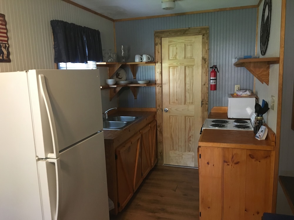 Smoky View Cottages & RV Resorts