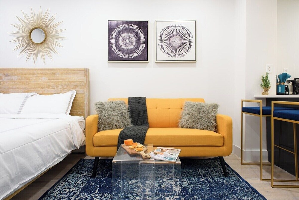 1597 New York Apt
