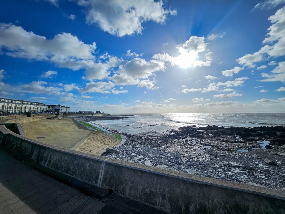 Seascape Retreat - 3 Bedroom Flat - Porthcawl