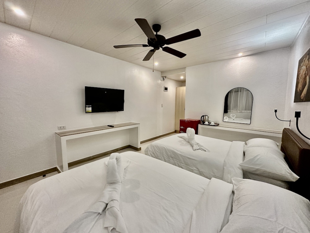 Calypso Beach & Dive Resort