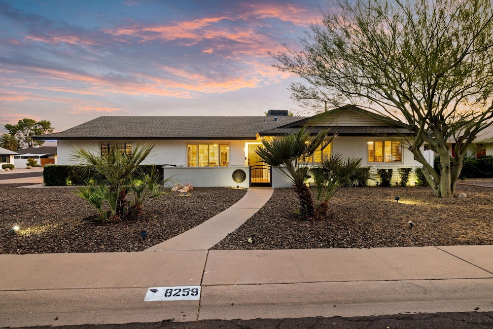 Desert Oasis Retreat Pool Spa Gameroom