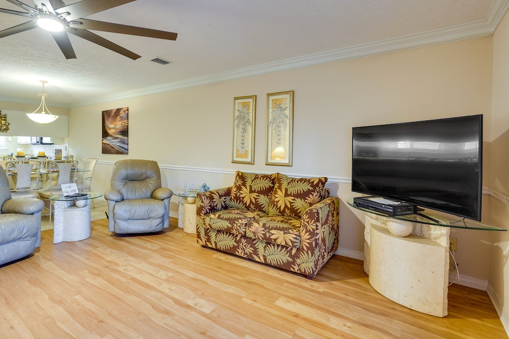 PCB Townhome w/ Resort Amenities - Walk to Ocean!