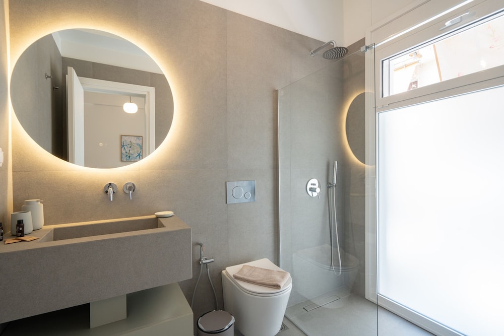 LIV - Premium Pagrati Apartment With View