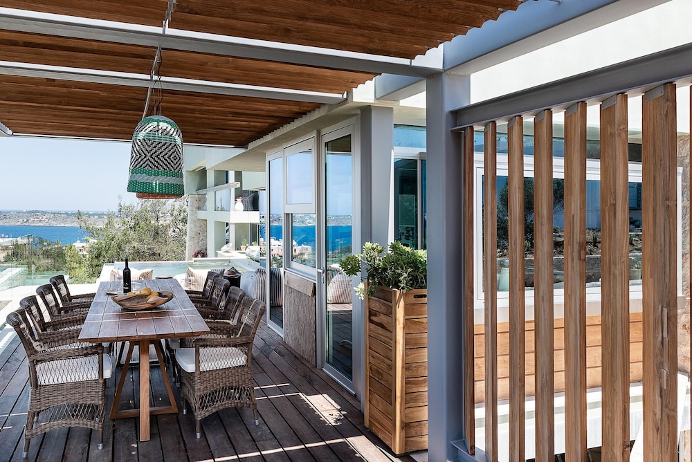 Villa Charlotte by CuraVillas Collection