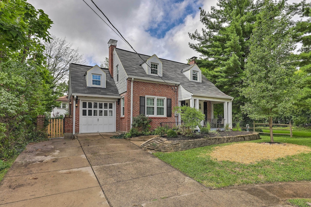 Cincinnati Vacations - Charming Cincinnati Home < 10 Mi to Downtown! - Property Image 4
