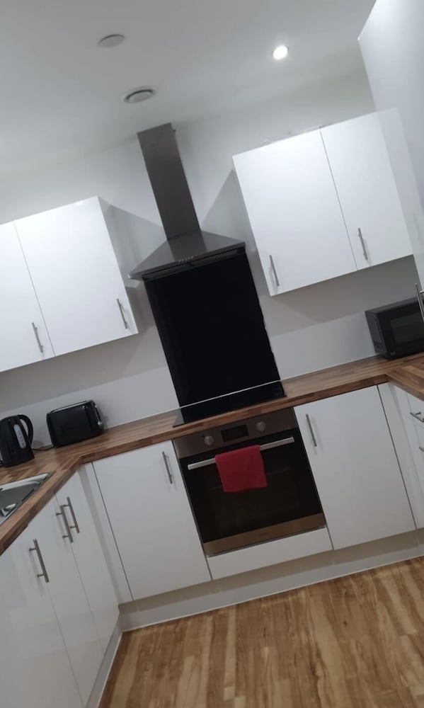 Immaculate 1-bed Apartment on the 26th Floor view 5