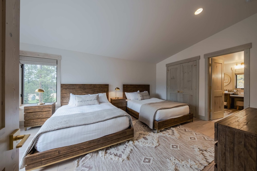 Wilderness Club Haven for 12!