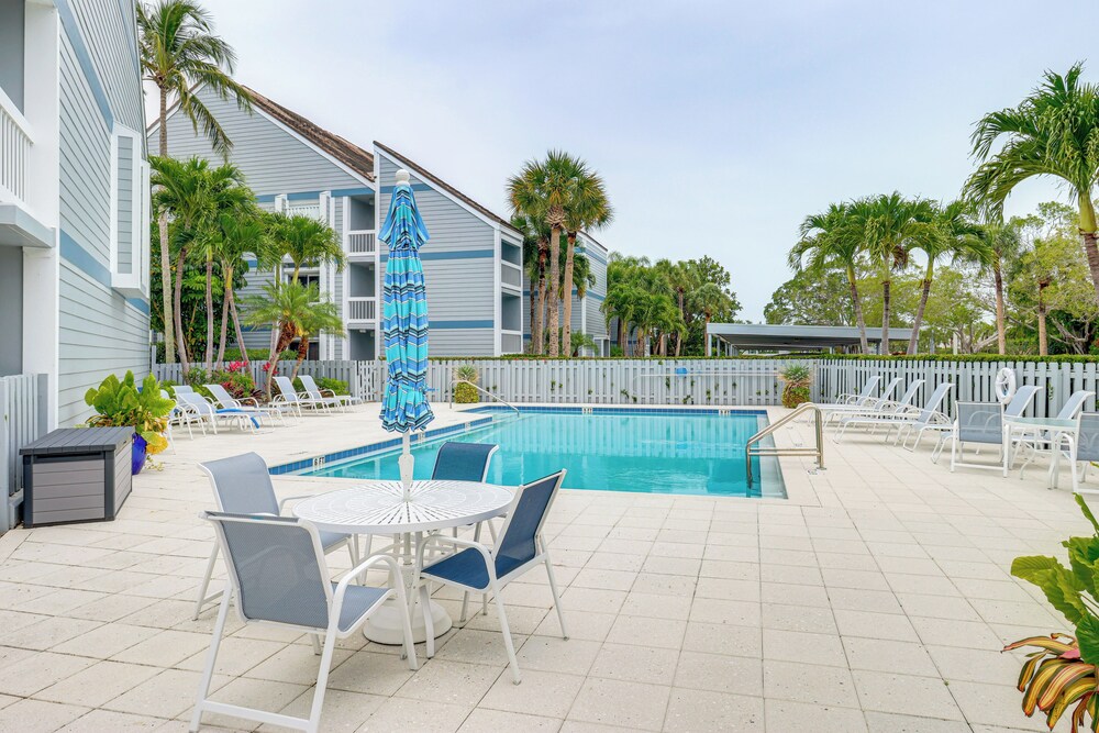 Pool & Beach Access: Vero Beach Condo!
