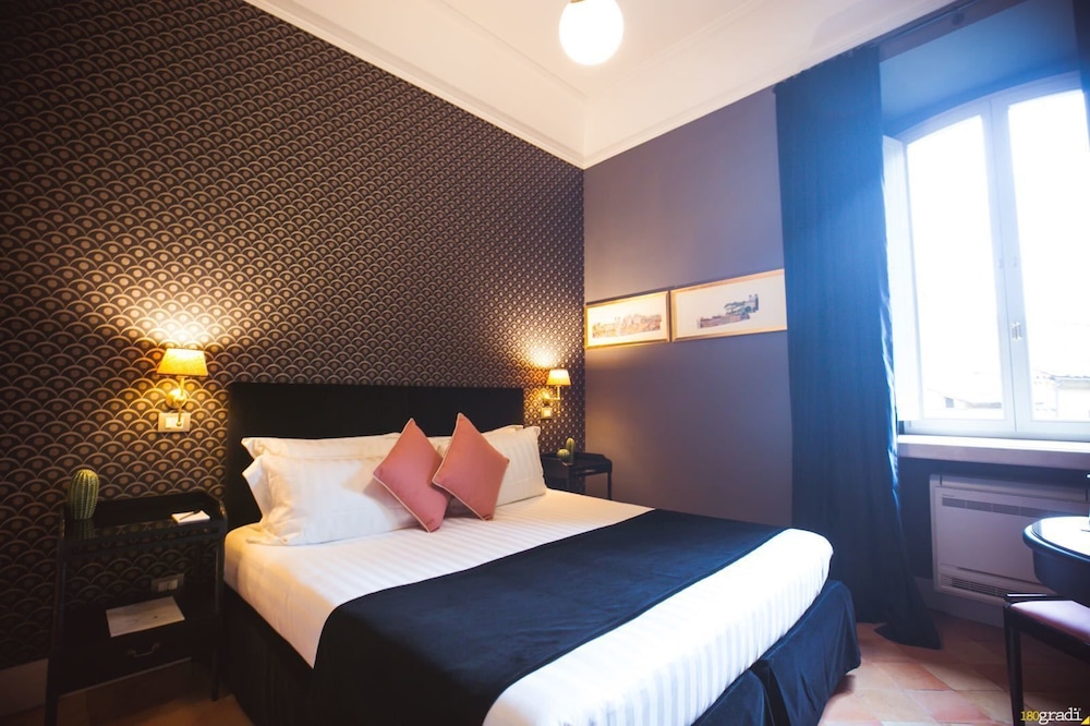 Parrasio Hotel