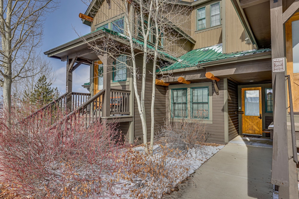 Ski-in/ski-out Granby Ranch Condo w/ Pool Access - Property Image 3