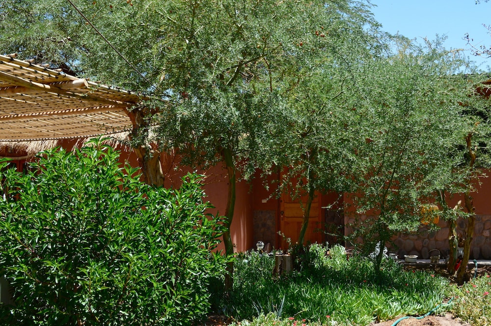 Hotel Rancho Quitapenas Bungalows - Image 1