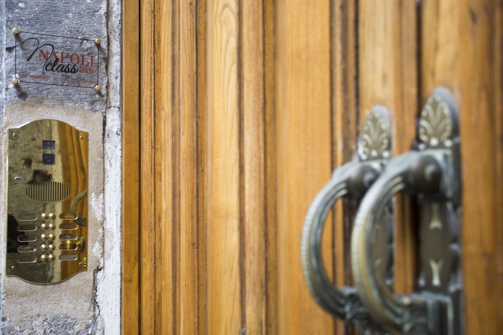 Napoli Class Luxury Rooms & Suites