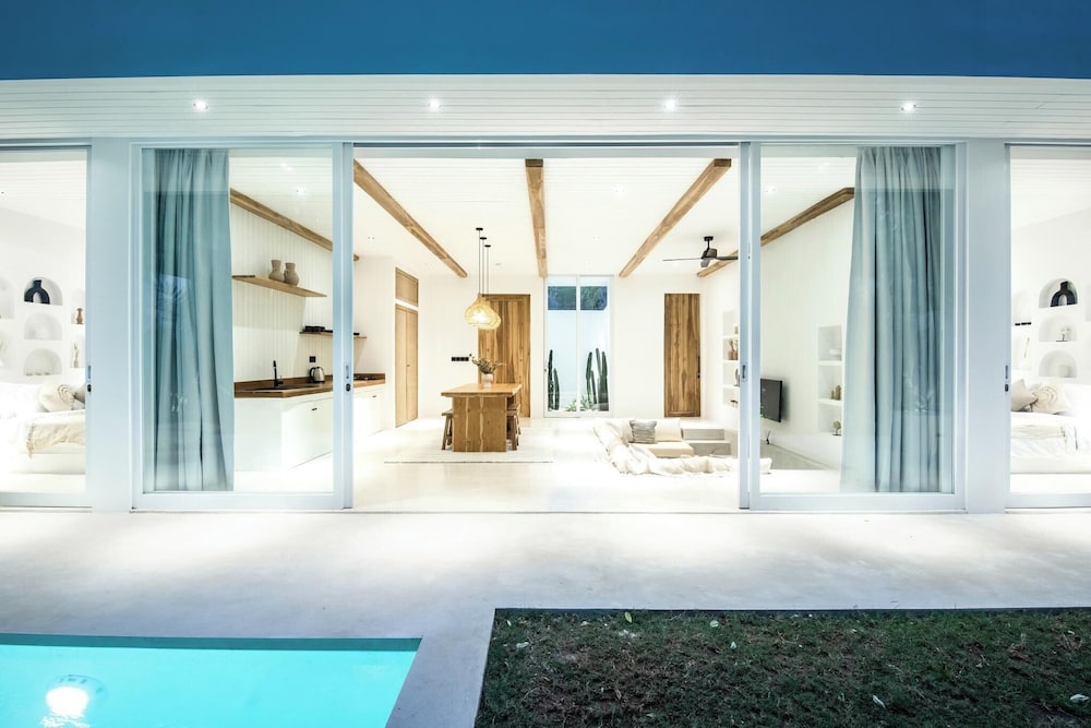 Chic 2BR Villa, 5min to Bingin's Coastal Bliss