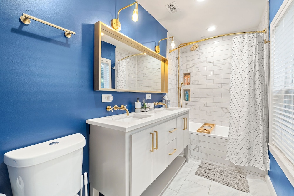 Emerald Indigo House Pet Friendly