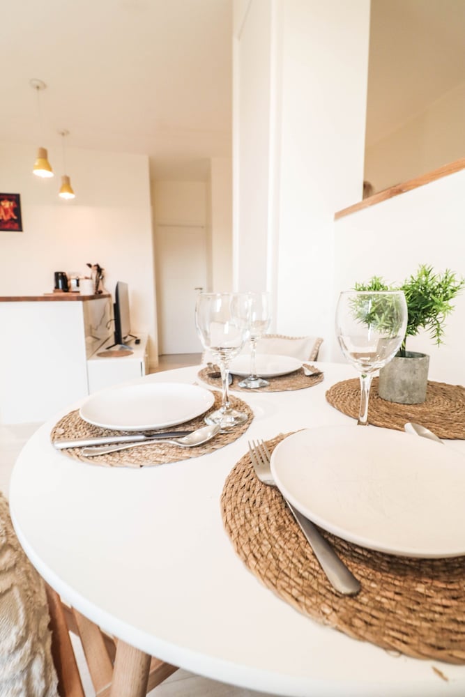 Right by Oval Station - 2 bed Flat Free Wifi