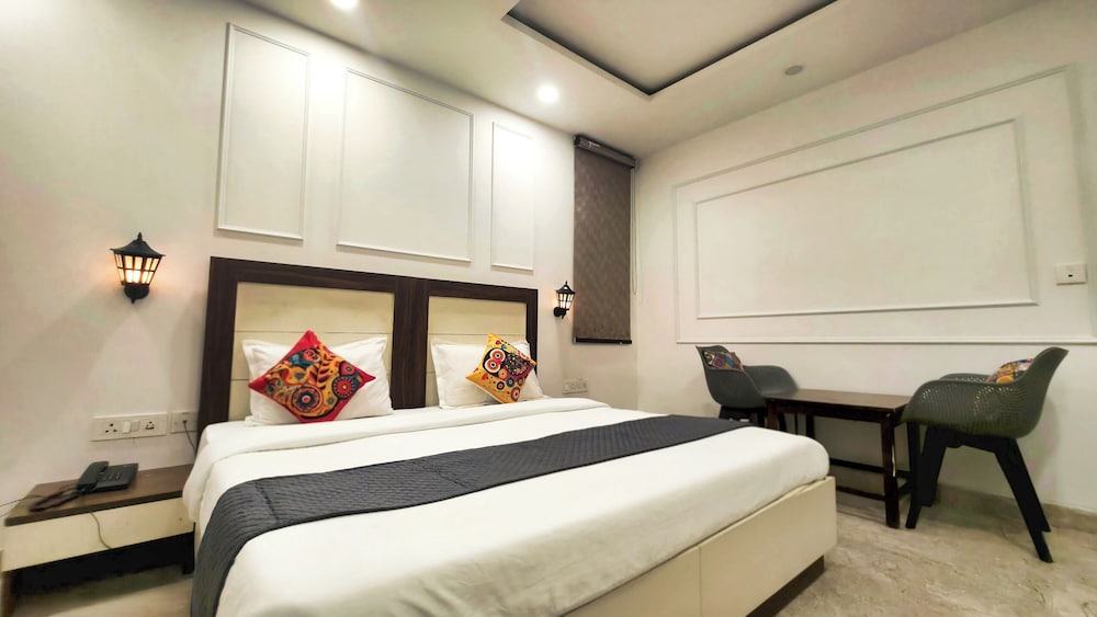 Hotel HomeAste 001 Near Yashobhoomi Convention Center