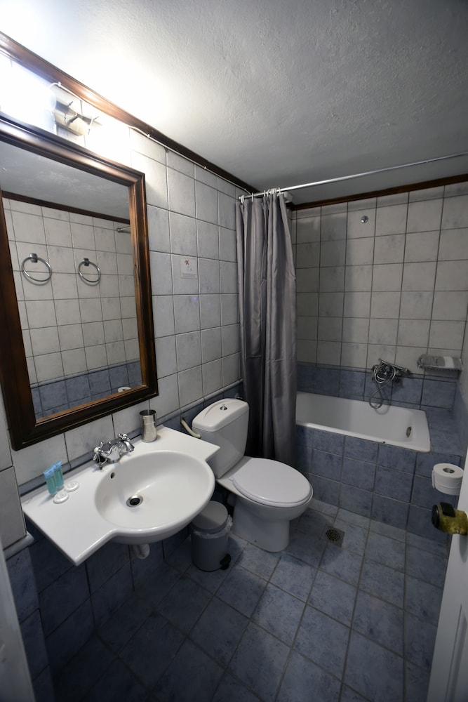 Olive Press Hotel & Apartments photo 2