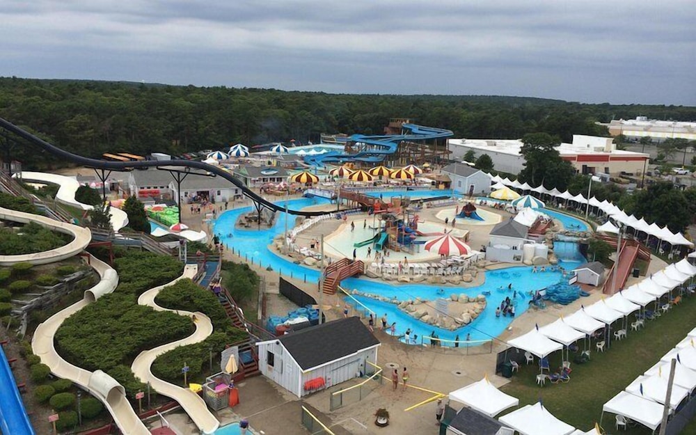 The Glen Cove Hotel & Restaurant