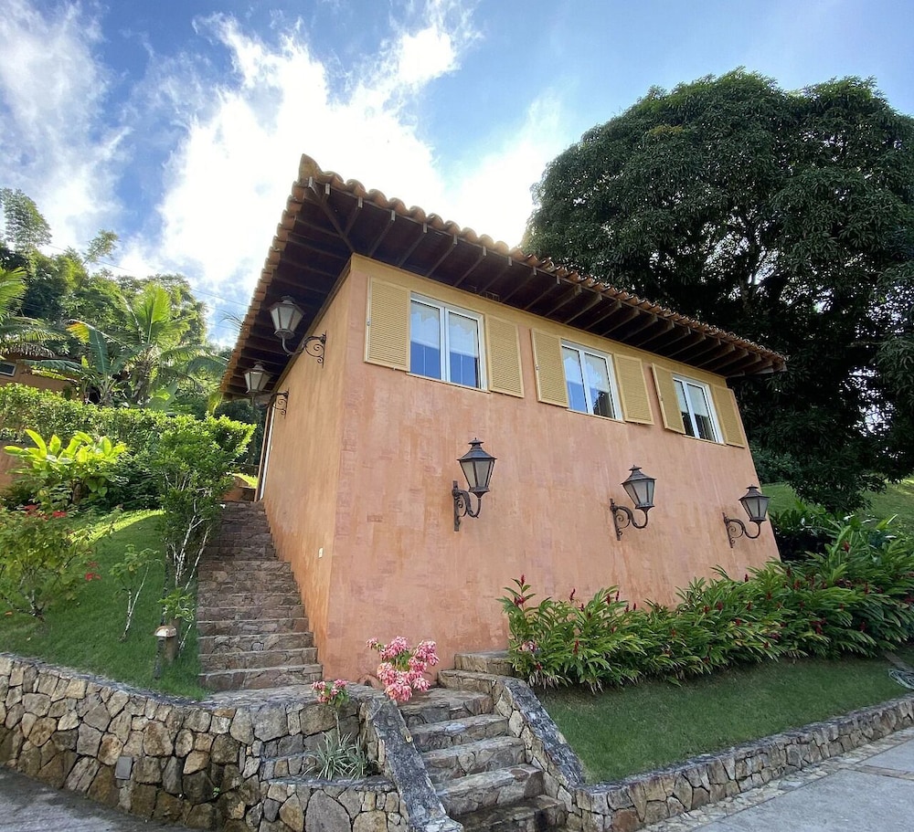 Red Beach Mansion