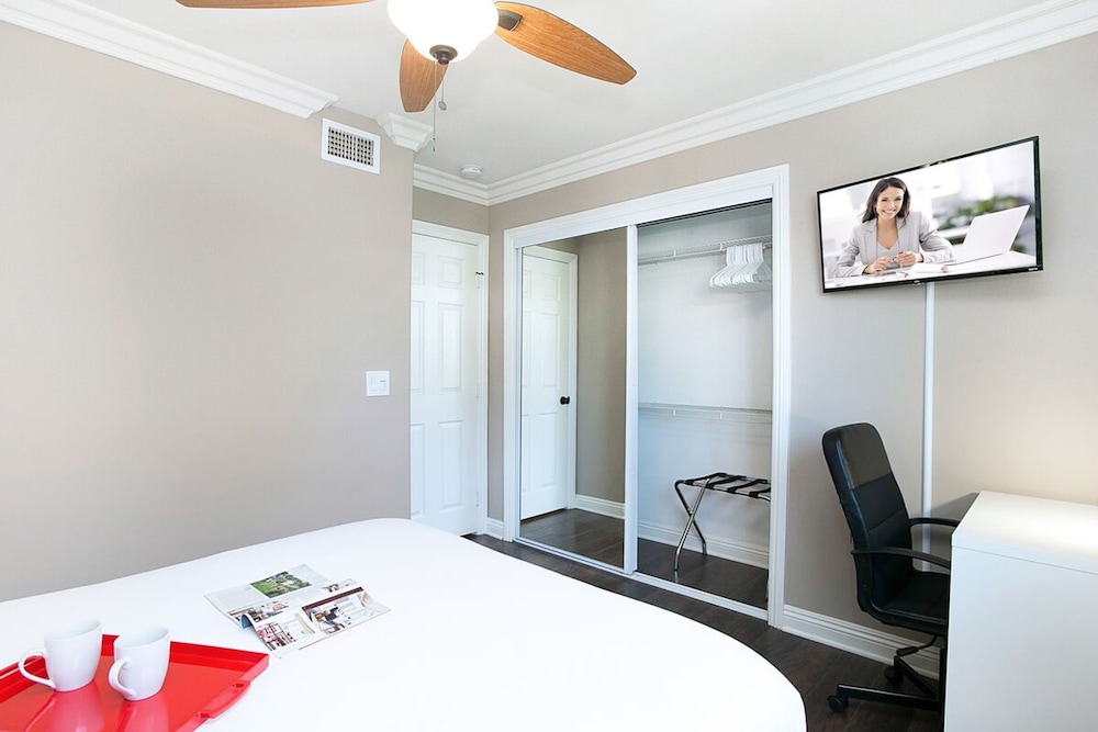 Costa Mesa -newport- Patio - Free Parking-cm-2