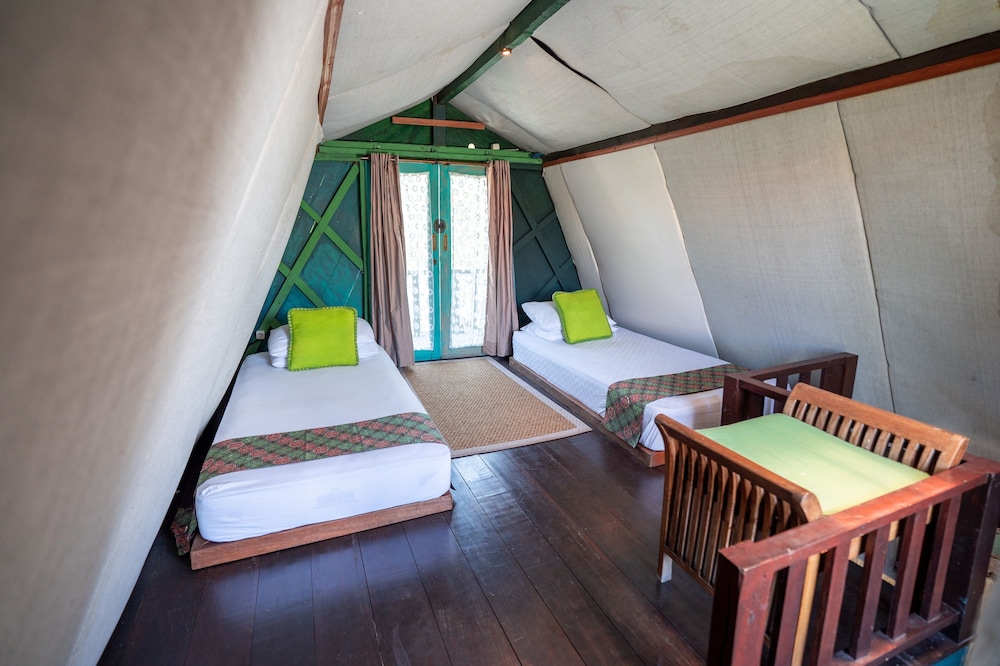Room-cozy 3-bedroom Lumbung Cabin in Cen