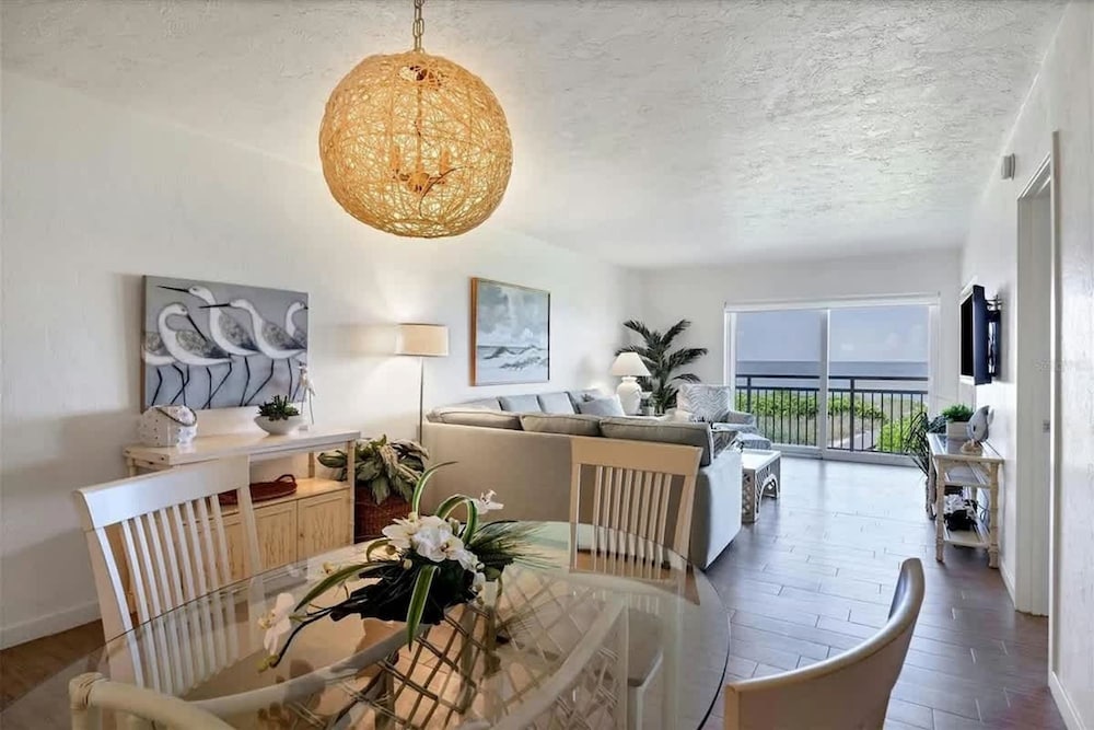 Luxury Beachfront Retreat in Longboat Key