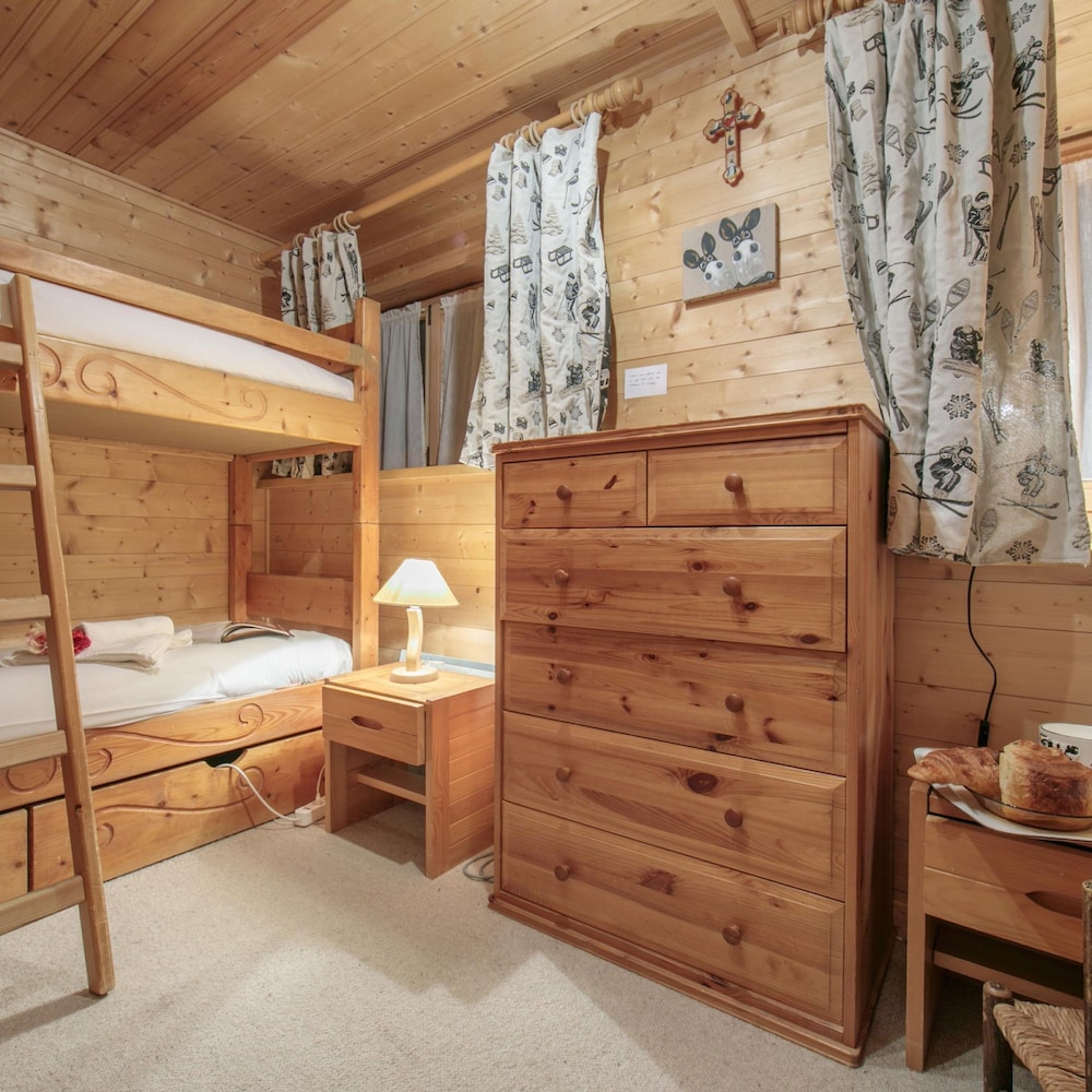 Chalet Du Croz RJ in Le Tour Argenti re