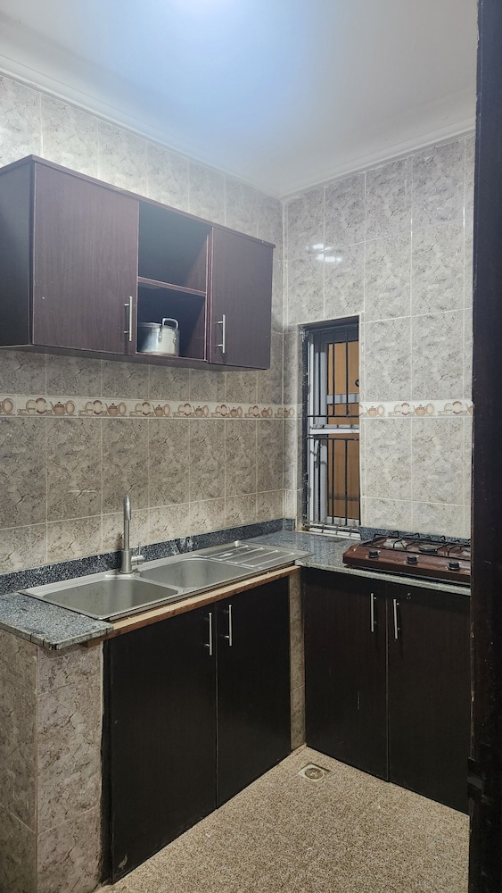 DOMINION APARTMENT AND GUEST HOUSE