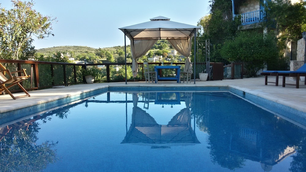 Secluded Restored Farmhouse With Private Pool, 2 Bedrooms and Free Car view 4