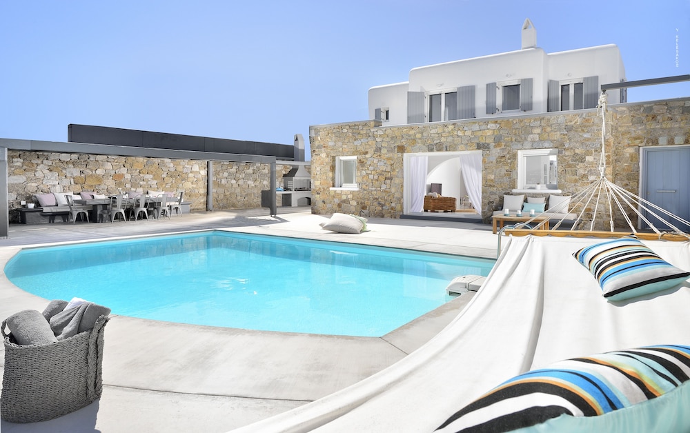 Villa Blanca Duo view 4