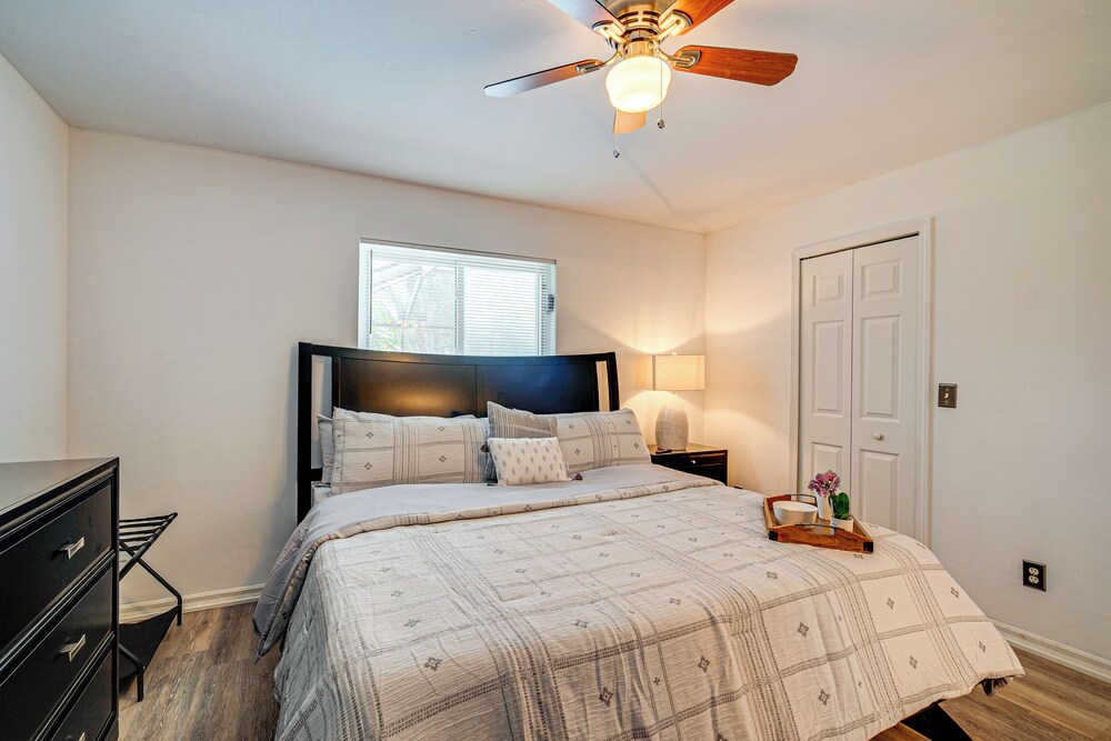 Quiet Neighborhood! Poolside Oasis in Cape Coral