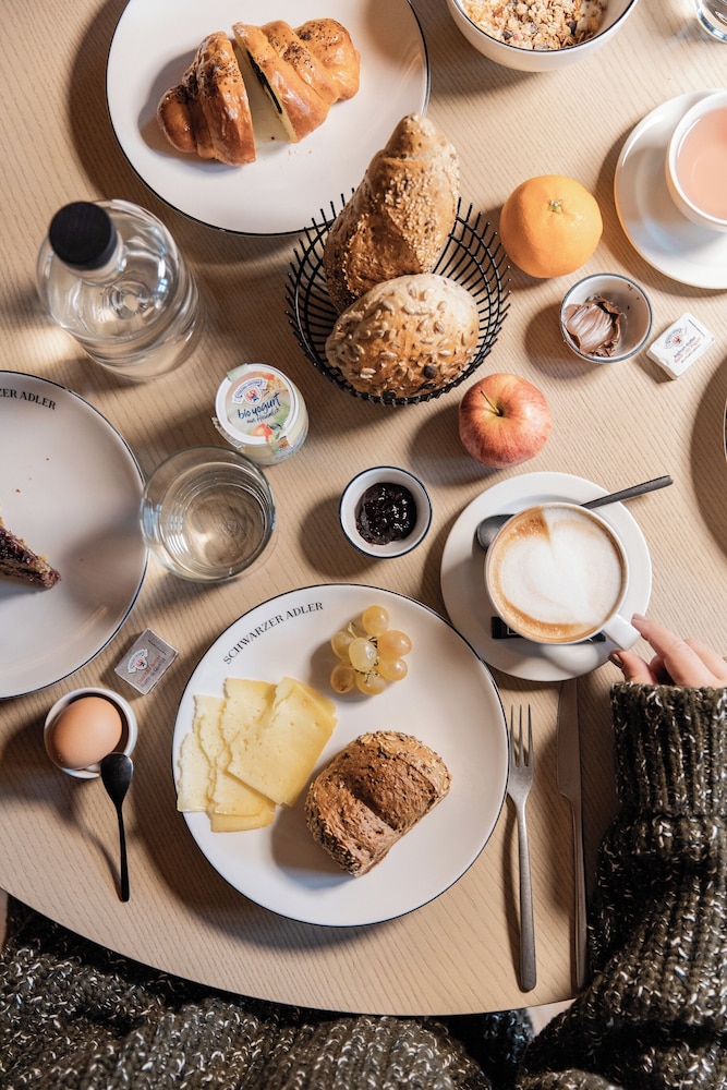 Schwarzer Adler - Concept Living