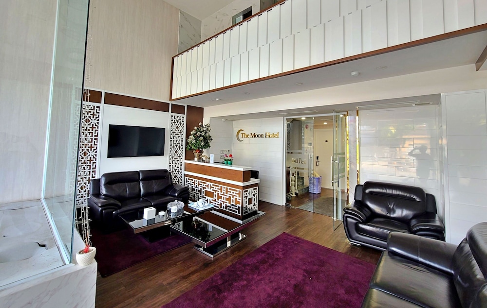 HANZ The Moon Hotel 2