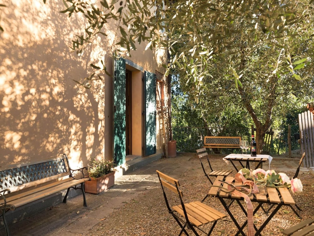 Farmhouse in Tuscany With Pool & Near Montecastello view 4