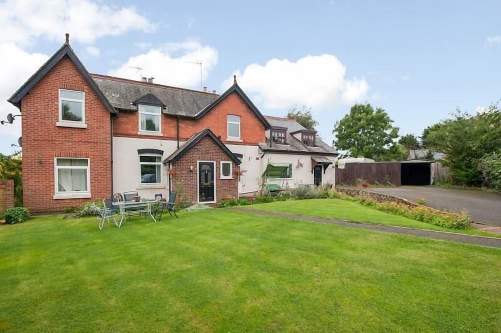 Hotel Cotefields Bed & Breakfast - Image 1