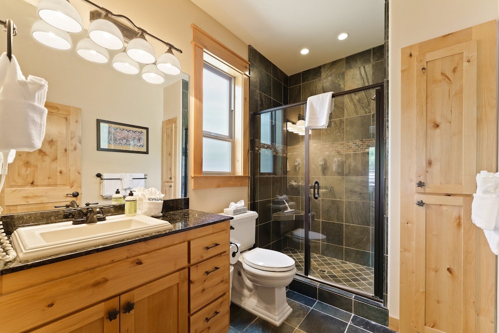4 Red Fir 6 Bedroom Home