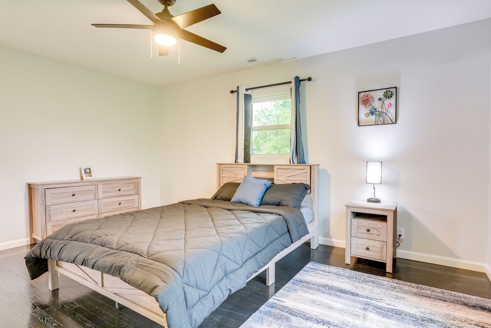 Yard w/ Patio: Family-friendly Home in Lamar!