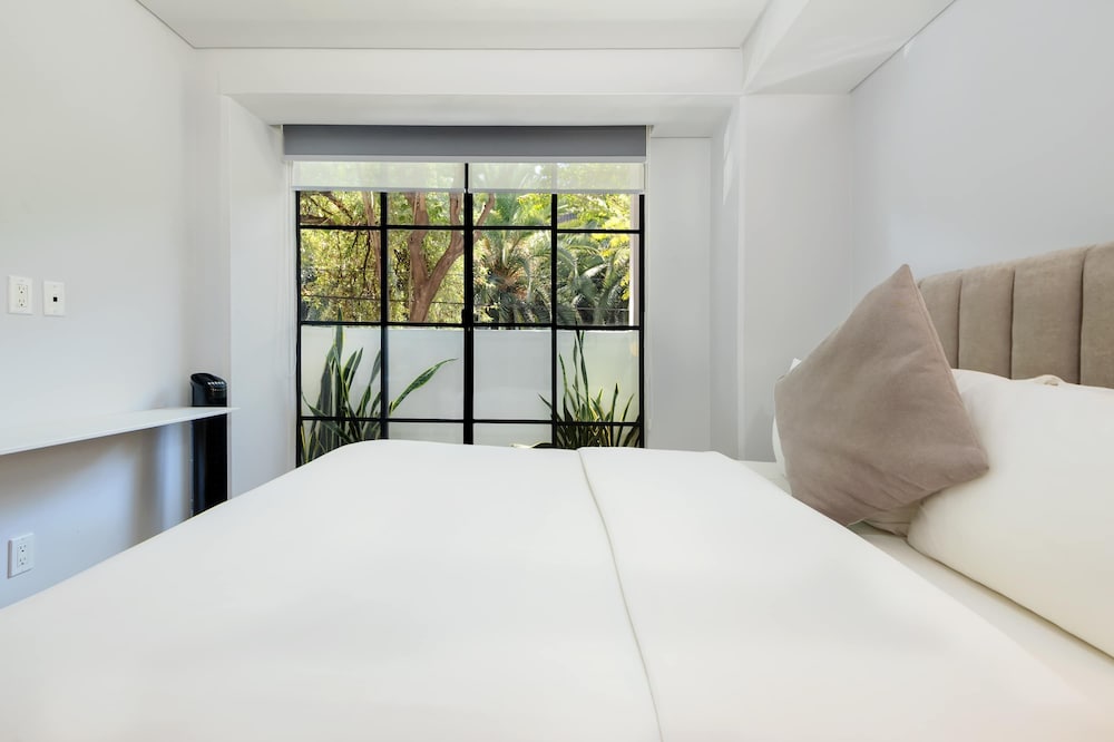w Radiant 2BR in Roma Norte photo 2