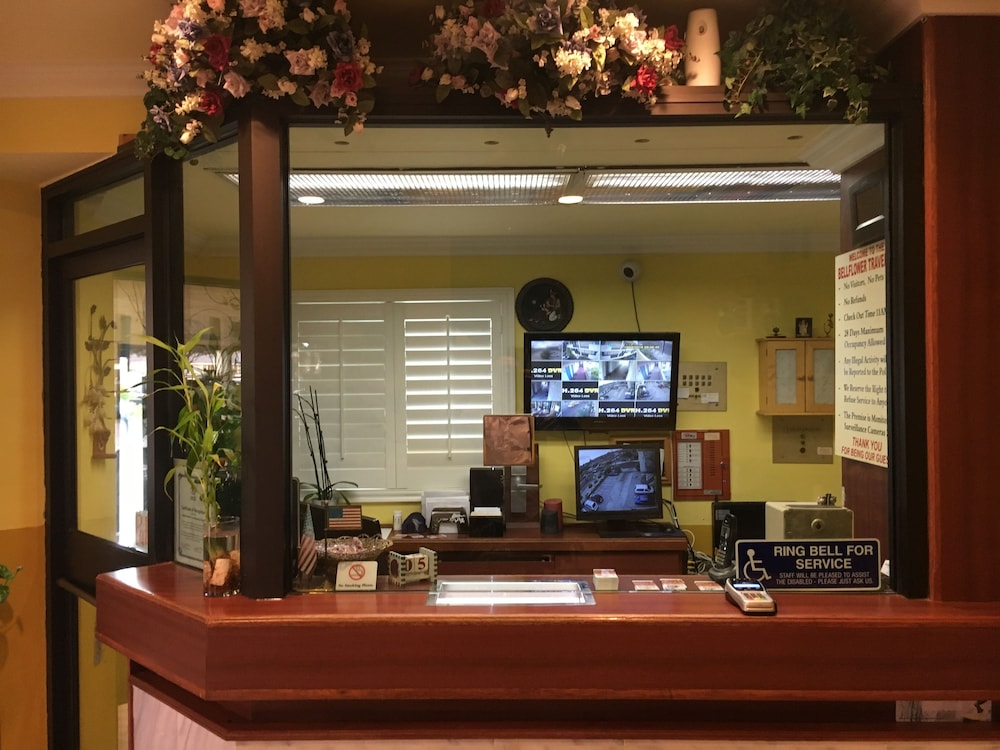 Bellflower Travel Inn