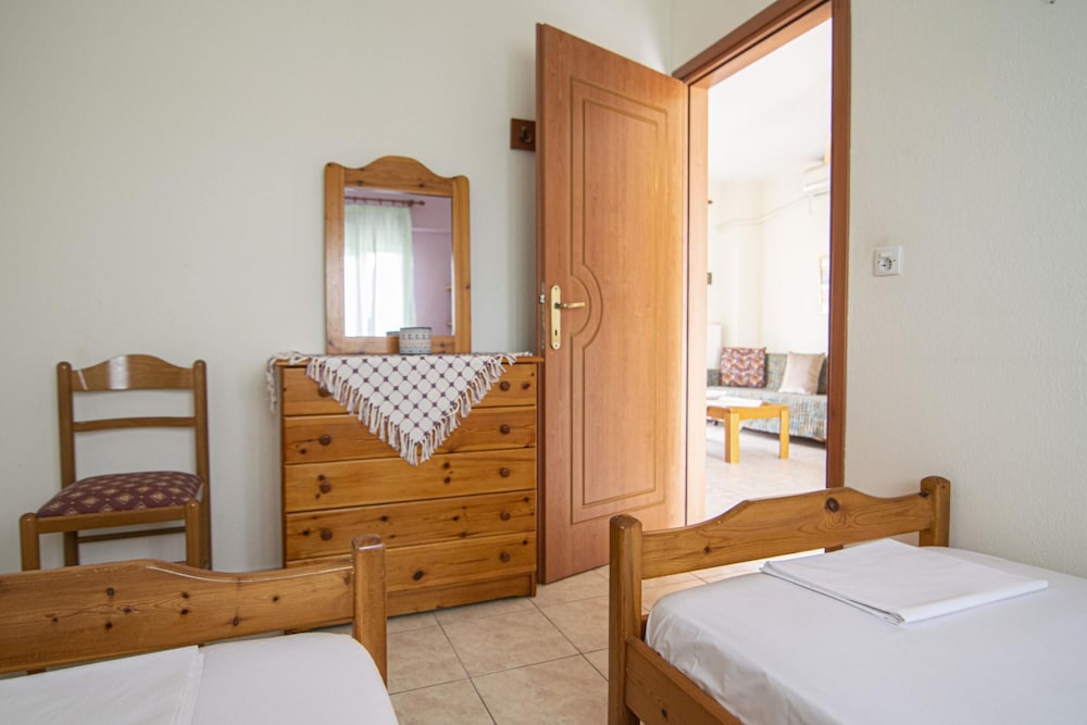 Liza Apartment by Travelpro Services view 3