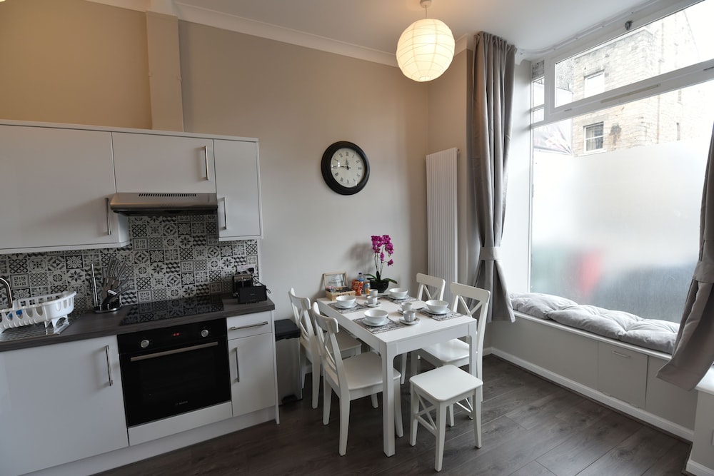 First Pleasance Luxury Apartment view 5