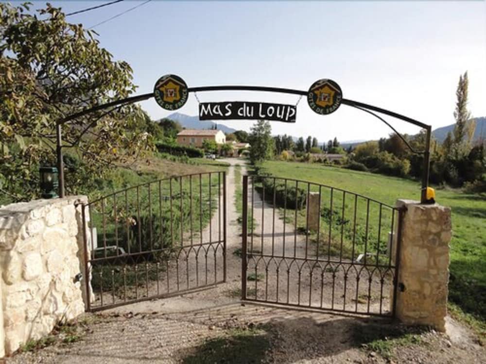 Le Mas du Loup view 3
