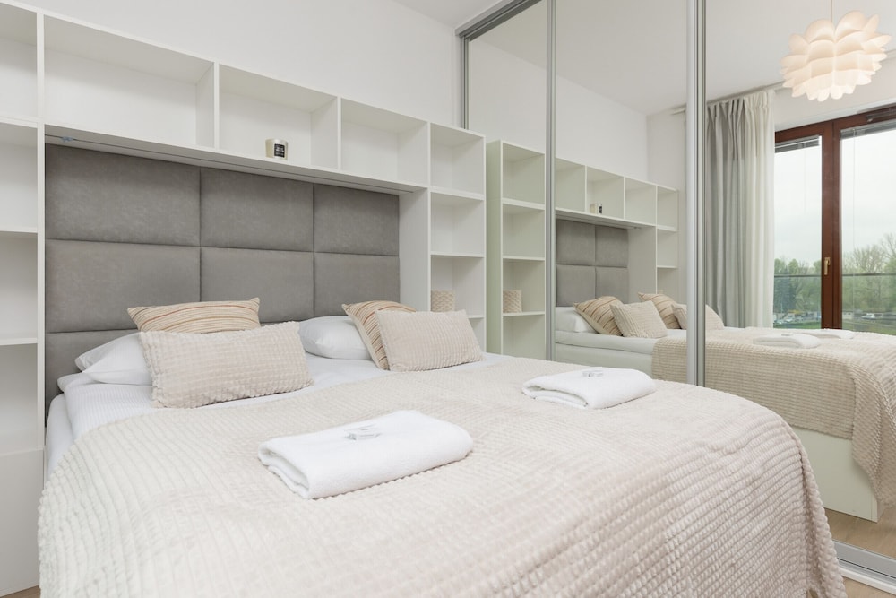 Okrzei 8 2 Balconies by Renters view 4