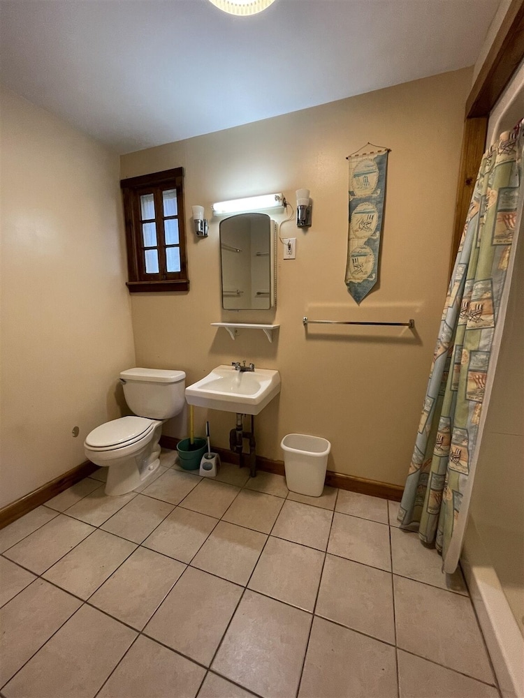 Fletcher Limit 8 4 Bedroom Cottage